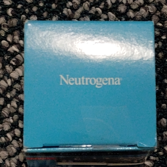 NWT! Neutrogena Hydro Boost (.5oz) - Picture 3 of 3